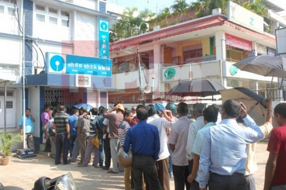Public pockets remained â€˜Cashlessâ€™ as Tripura ATMs couldnâ€™t re-open from Friday : rush before banks continues, security tighten inside the banks